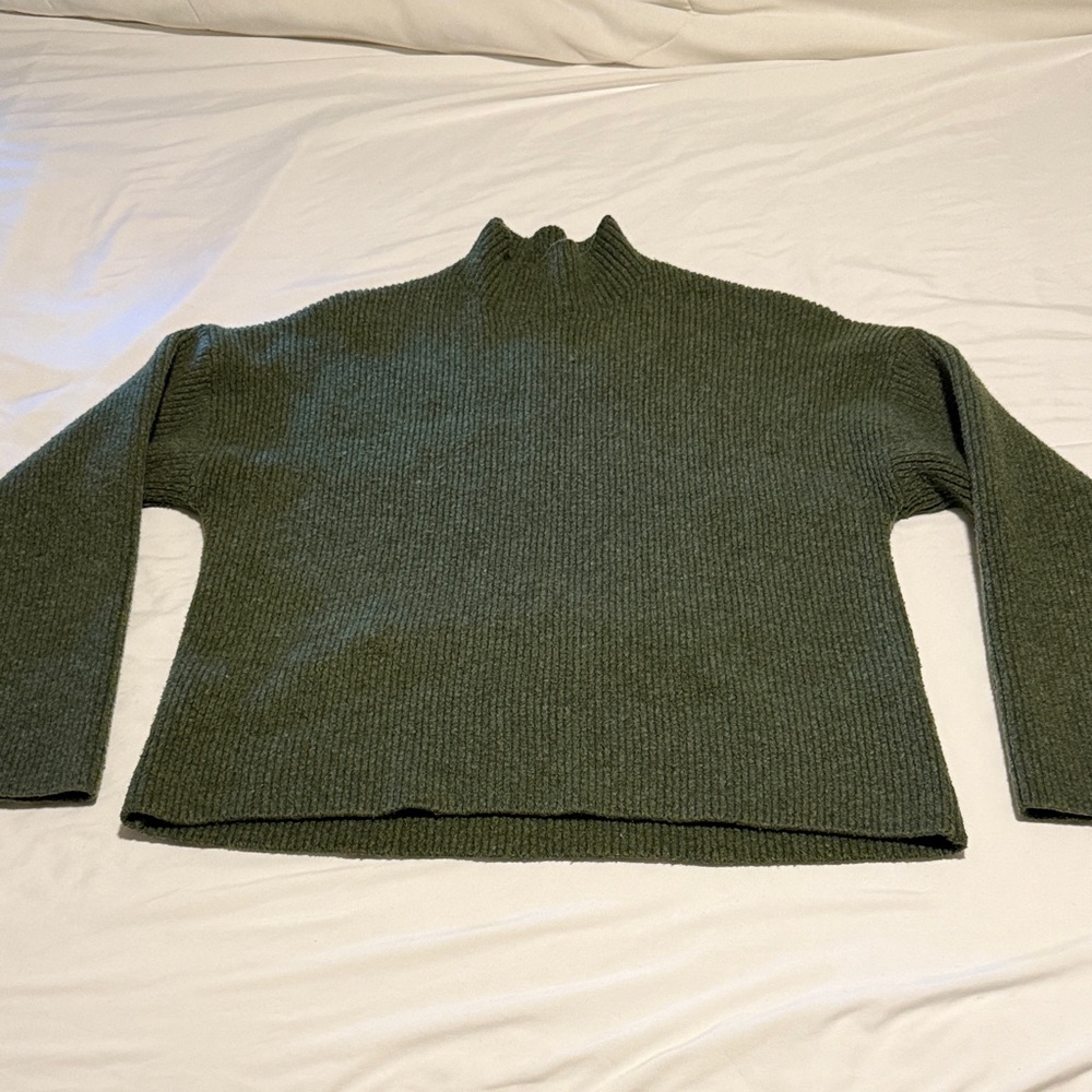 Abercrombie & Fitch Dark Green Turtleneck Sweater